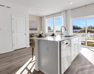 3079 Martha Way - Photo Thumbnail 16