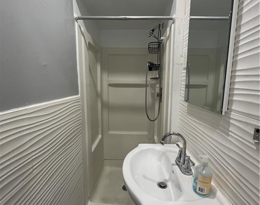 608 N 12th Street - Photo Thumbnail 4