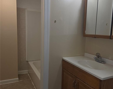 202 S Northampton Street - Photo Thumbnail 14