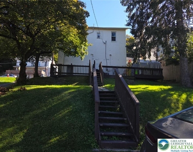 202 S Northampton Street - Photo Thumbnail 5