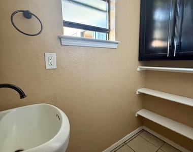 10818 Ivanhoe Drive - Photo Thumbnail 21