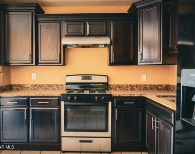 10818 Ivanhoe Drive - Photo Thumbnail 10