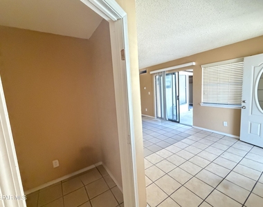 10818 Ivanhoe Drive - Photo Thumbnail 8