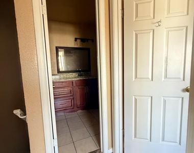 10818 Ivanhoe Drive - Photo Thumbnail 34