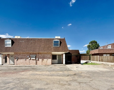 10818 Ivanhoe Drive - Photo Thumbnail 4
