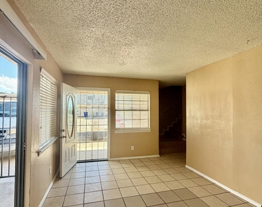 10818 Ivanhoe Drive - Photo Thumbnail 6