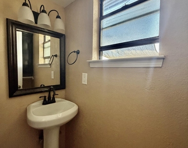 10818 Ivanhoe Drive - Photo Thumbnail 19