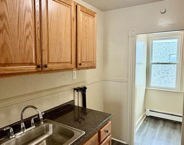 128 Dwight Street - Photo Thumbnail 2