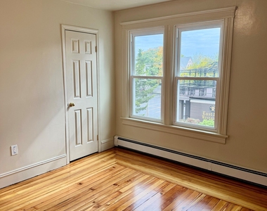 128 Dwight Street - Photo Thumbnail 6