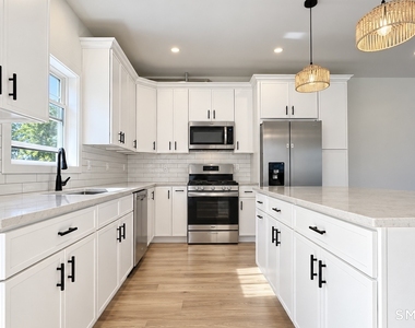 249 B New Haven Avenue - Photo Thumbnail 2