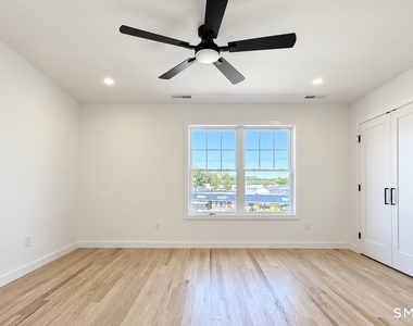 249 B New Haven Avenue - Photo Thumbnail 12