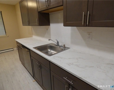 9 Debra Court - Photo Thumbnail 7