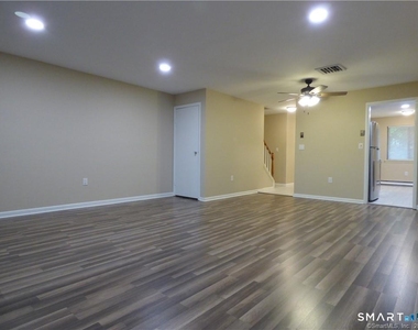 9 Debra Court - Photo Thumbnail 24