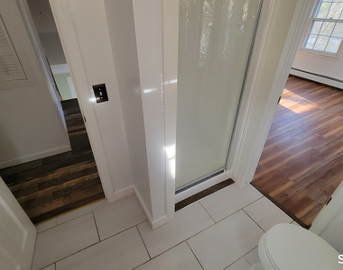 32 Milwaukee Avenue - Photo Thumbnail 12