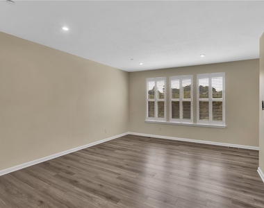 2005 Lampl Ln - Photo Thumbnail 16