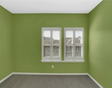 2005 Lampl Ln - Photo Thumbnail 32