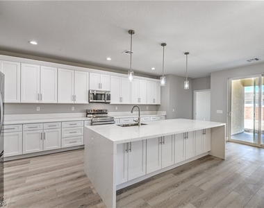 6380 Waterford Street - Photo Thumbnail 9