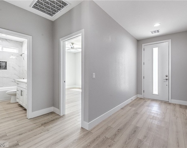 6380 Waterford Street - Photo Thumbnail 12