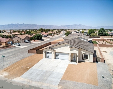 6380 Waterford Street - Photo Thumbnail 2