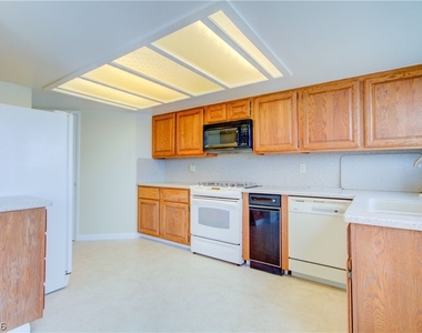 545 Tara Court - Photo Thumbnail 10