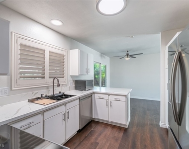 5253 S Lakewood Court - Photo Thumbnail 5