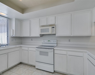 3452 Pino Circle - Photo Thumbnail 24