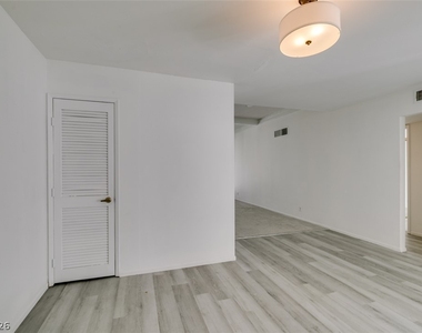 3452 Pino Circle - Photo Thumbnail 7