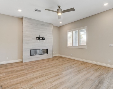 4124 Elegant Chateau Street - Photo Thumbnail 24