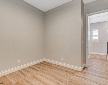 4124 Elegant Chateau Street - Photo Thumbnail 8
