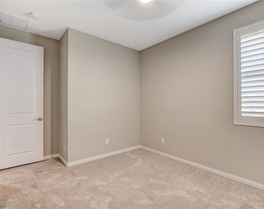 4124 Elegant Chateau Street - Photo Thumbnail 47