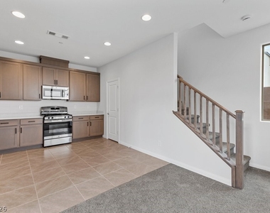11636 Golden Oriole Avenue - Photo Thumbnail 5