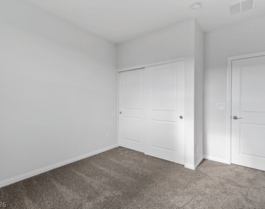 11636 Golden Oriole Avenue - Photo Thumbnail 15