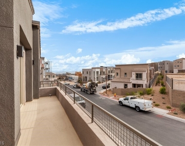 11636 Golden Oriole Avenue - Photo Thumbnail 18