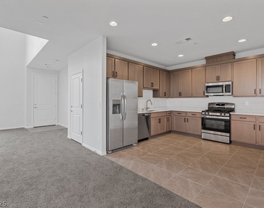 11636 Golden Oriole Avenue - Photo Thumbnail 6
