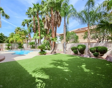 8732 Castle Ridge Avenue - Photo Thumbnail 4