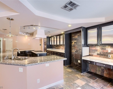 8732 Castle Ridge Avenue - Photo Thumbnail 10