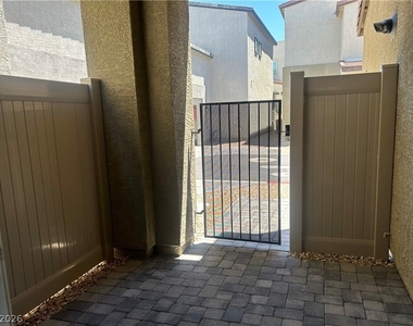 532 Ripple Brook Court - Photo Thumbnail 14