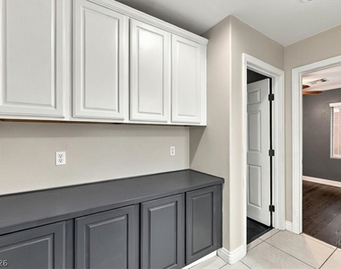 9489 Cormorant Lake Way - Photo Thumbnail 12