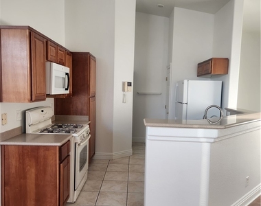 3213 Regal Swan Place - Photo Thumbnail 5