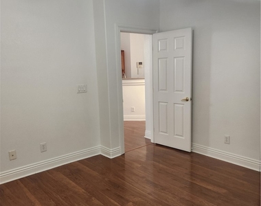 3213 Regal Swan Place - Photo Thumbnail 6
