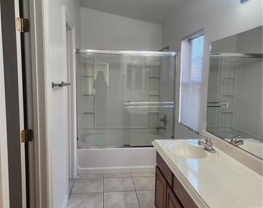 3213 Regal Swan Place - Photo Thumbnail 7