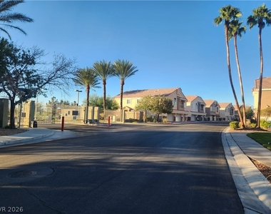 3213 Regal Swan Place - Photo Thumbnail 12