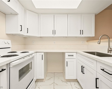 8455 W Sahara Avenue - Photo Thumbnail 14