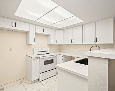 8455 W Sahara Avenue - Photo Thumbnail 12
