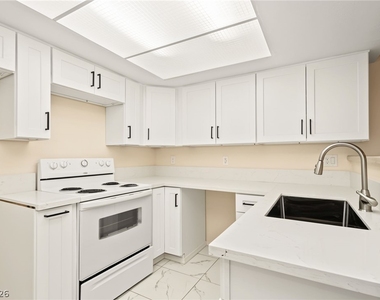 8455 W Sahara Avenue - Photo Thumbnail 13