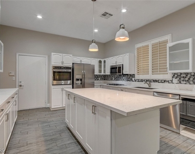 2794 Glen Port Street - Photo Thumbnail 10