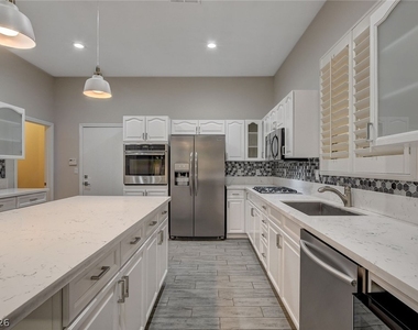 2794 Glen Port Street - Photo Thumbnail 9