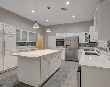 2794 Glen Port Street - Photo Thumbnail 8