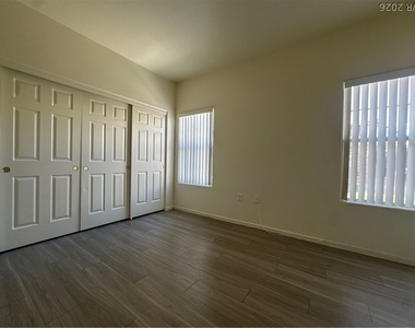 9303 Gilcrease Avenue - Photo Thumbnail 10