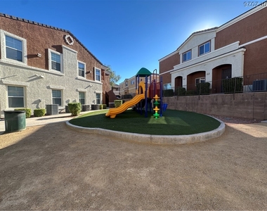 9303 Gilcrease Avenue - Photo Thumbnail 3